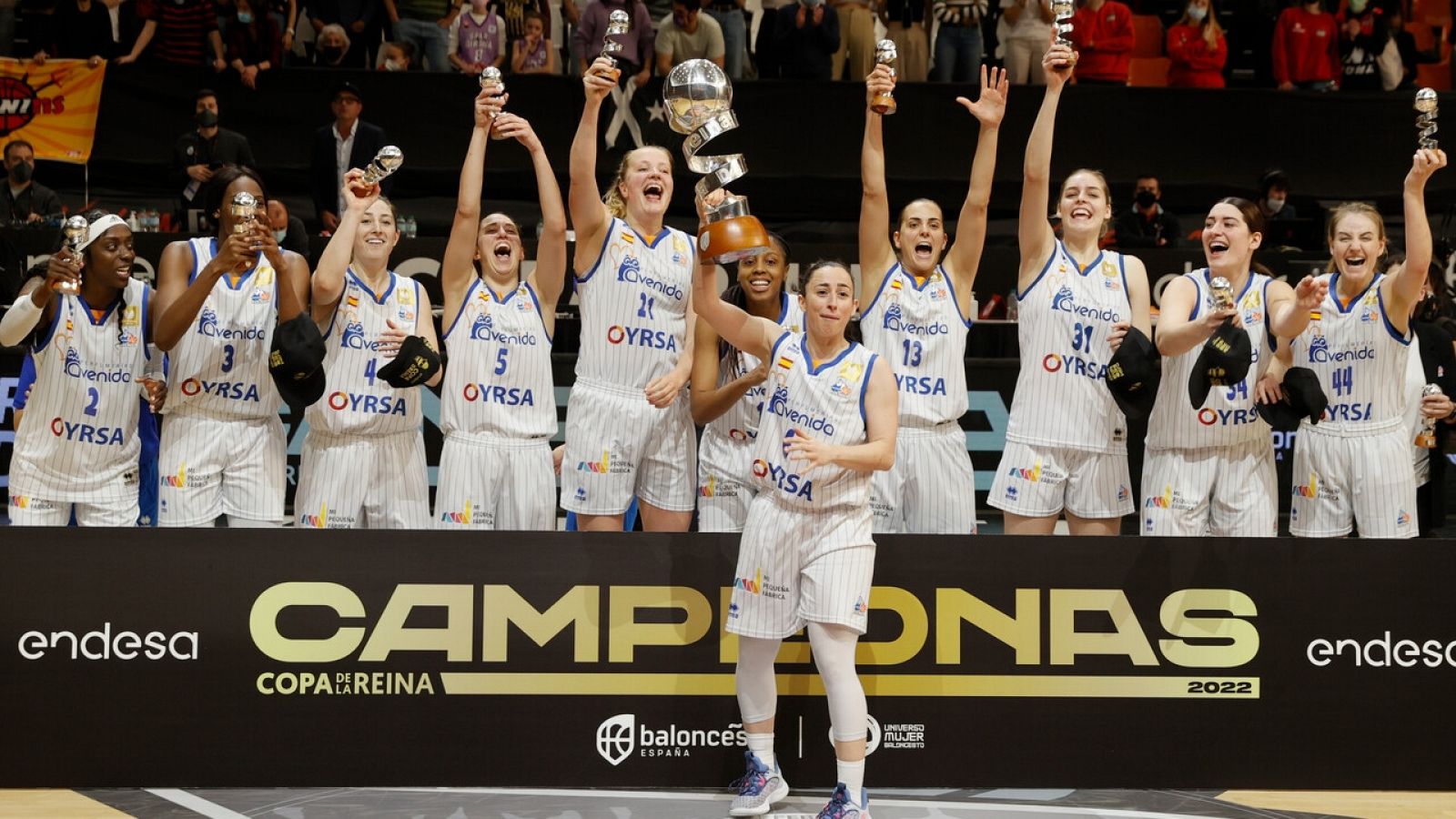 Perfumerías Avenida alza su décima Copa de la Reina