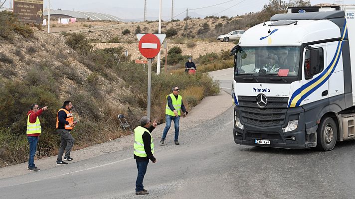 Noticias de Extremadura - Continúa el paro en el transporte