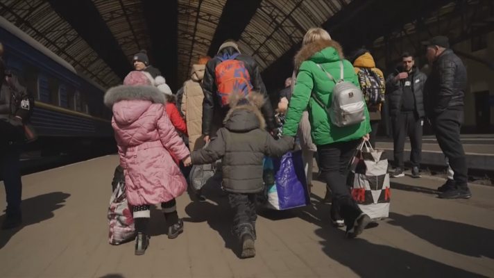 La caravana azul de Huesca trae a 25 refugiados ucranianos