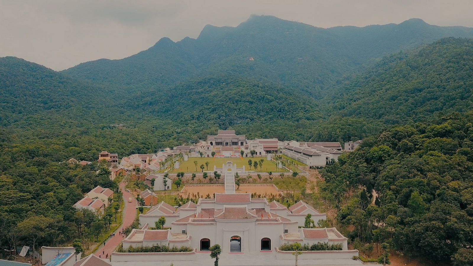 Diseñando el paraíso - Episodio 8: Yen Tu (Vietnam) - Documental en RTVE