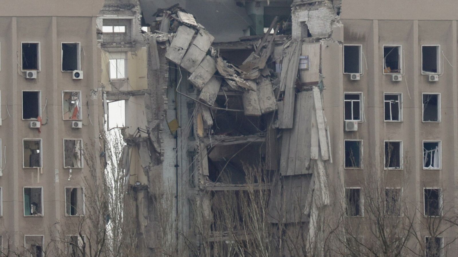 Rusia y Ucrania negocian en Turquía mientras se abren tres corredores humanitarios para evacuar civiles - Ver ahora