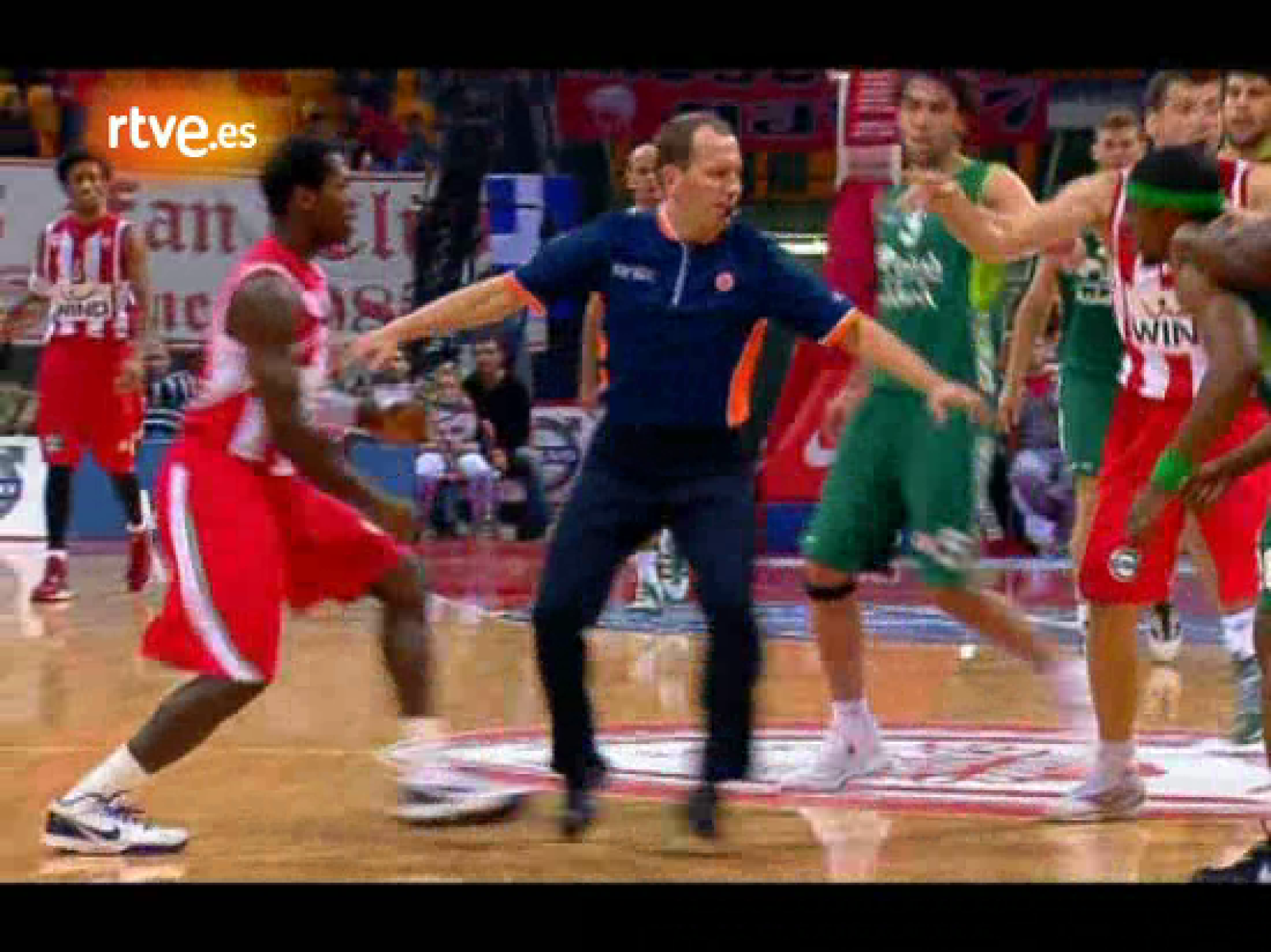 Beverley y Williams se enzarzan - Baloncesto en RTVE | Ver