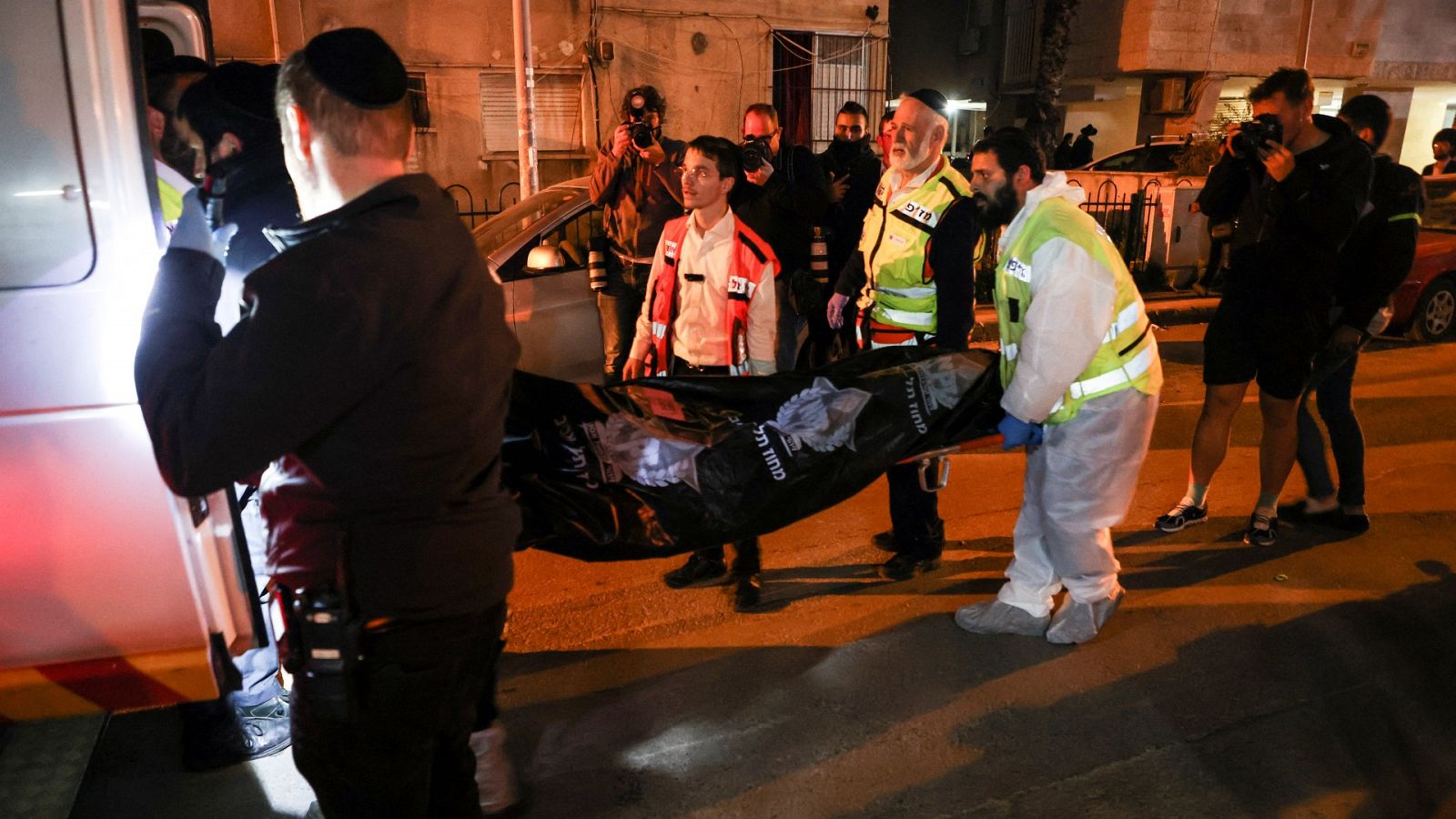 Al menos cinco muertos en un tiroteo en Israel