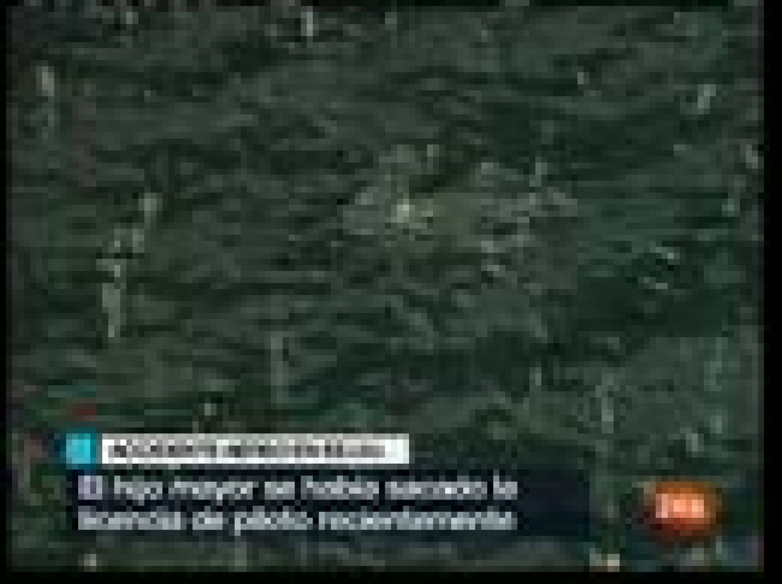 Las operaciones de rescate de los cuatro cuerpos de la familia española fallecida este lunes en el accidente de una avioneta han concluído este jueves sin que los buceadores hayan podido llegar hasta la cabina del aparato. (11/12/09).