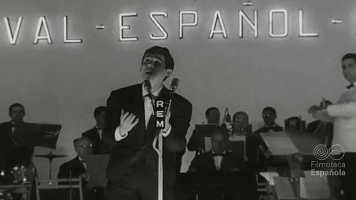 Programas y Concursos en el Archivo de RTVE - Raphael canta "Llevan" en el Festival de Benidorm de 1962