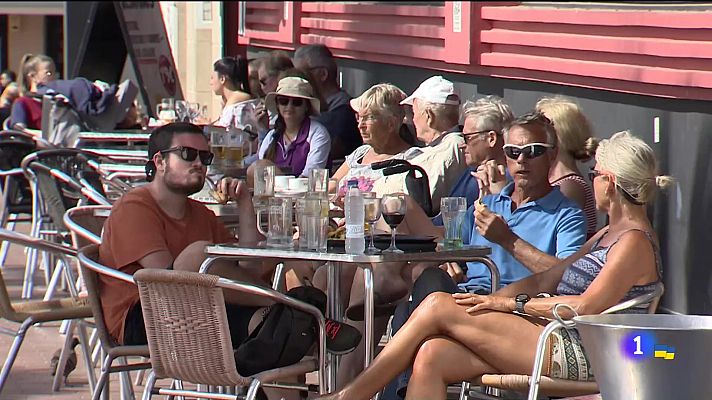 Telecanarias - Ya está permitido fumar en las terrazas