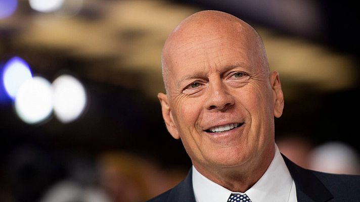 Telediario 2 - Bruce Willis se retira tras ser diagnosticado de afasia