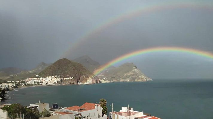 Precipitaciones en el sureste peninsular que serán más intensas y pueden ir ocasionalmente acompañadas de tormenta y ser localmente fuertes o persistentes