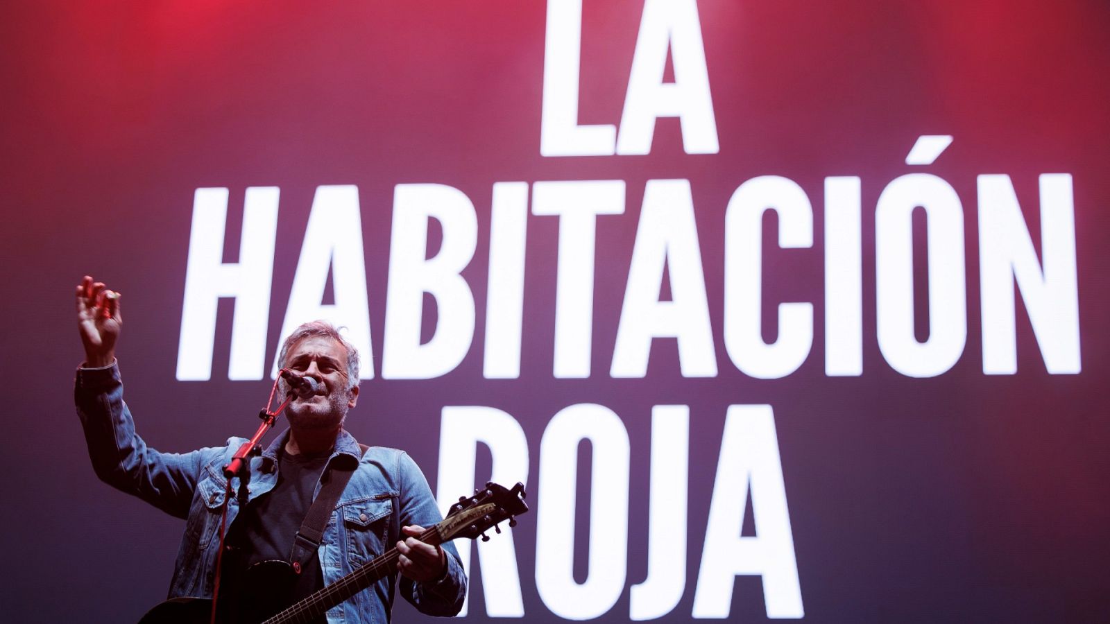 Jorge Martí escribe su canción de amor definitiva