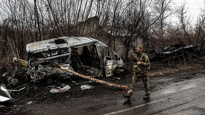 Rusia continúa atacando Ucrania y concentra tropas en el Donbás - Ver ahora