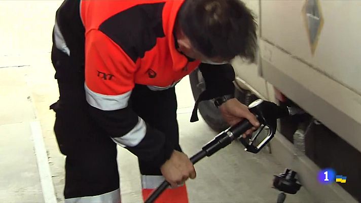 L'Informatiu - Les benzineres amenacen amb un tancament per Setmana Santa