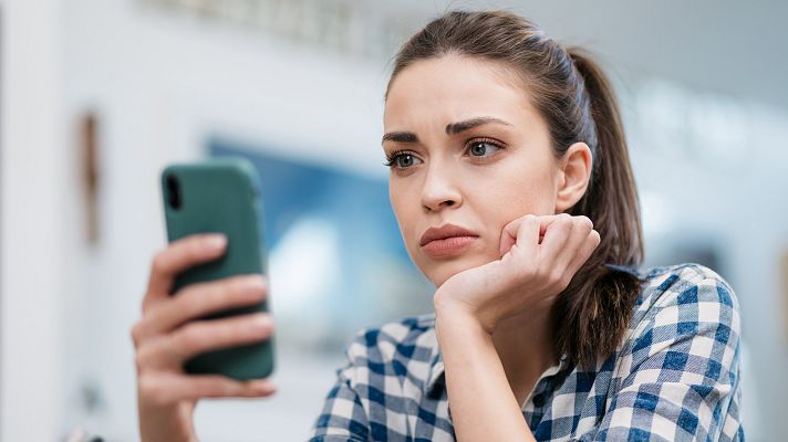 Telediario 1 - 'Doomscrolling' o la búsqueda compulsiva de noticias negativas