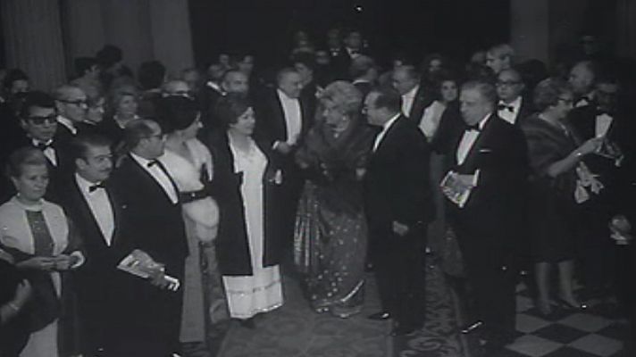 Noche de gala con la representación de Don Carlo en el Liceu