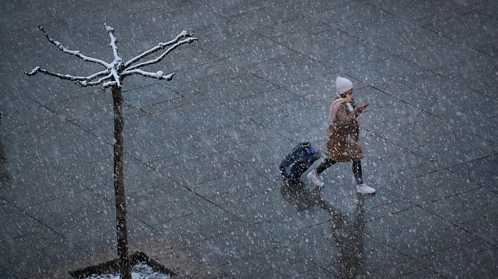 Una borrasca deja frío polar y nevadas en el norte peninsular en pleno abril