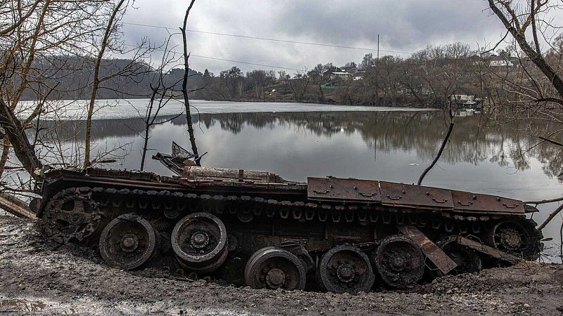 Rusia retira tropas de la región de Sumy y se prepara para nuevos ataques en el Donbás - Ver ahora