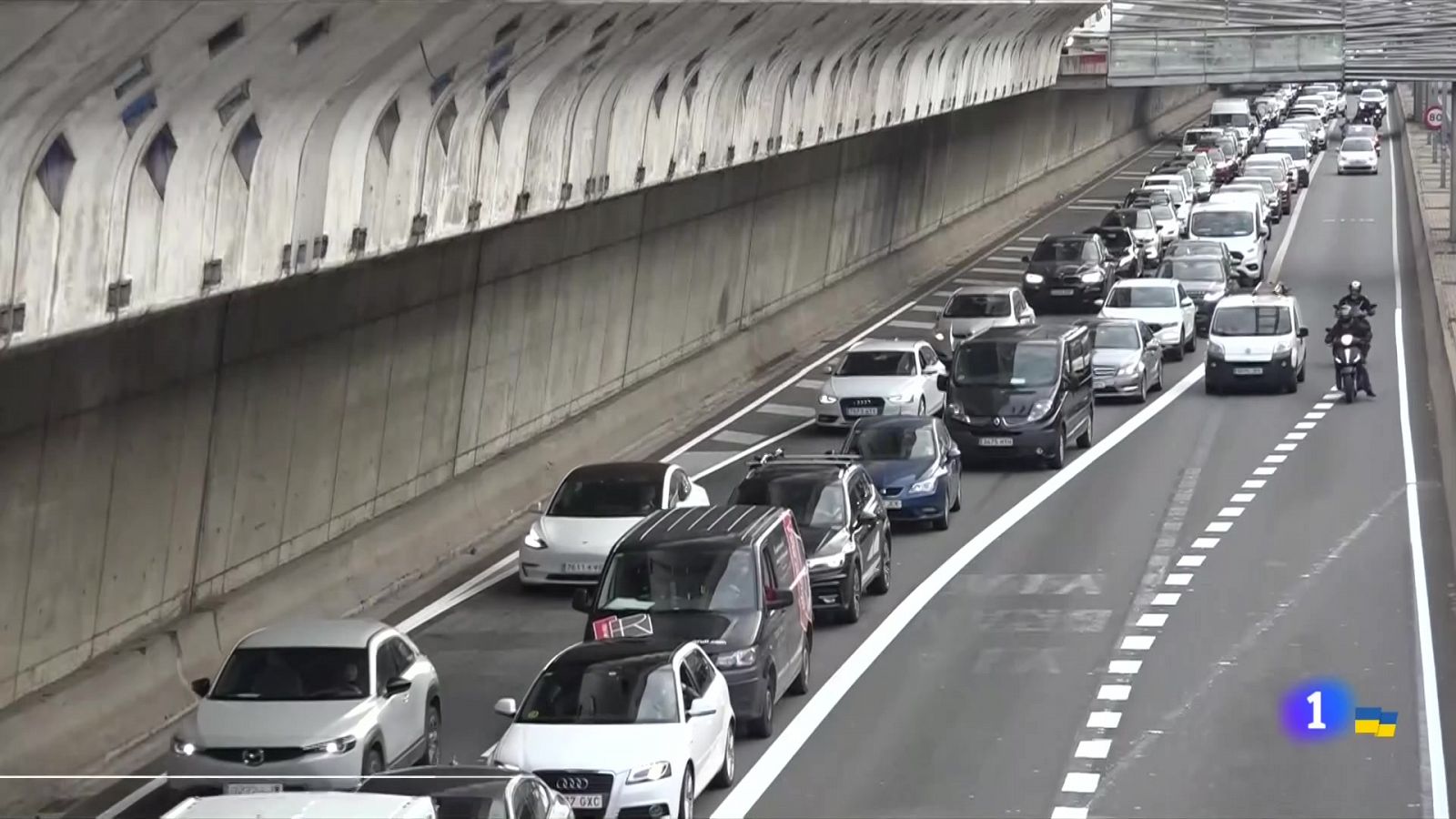 Cues el primer dia feiner amb el túnel de les Glòries obert