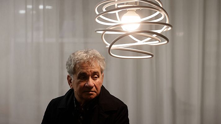 Telediario 2 - Bernardo Atxaga publica nuevos relatos en el libro 'Desde el otro lado'