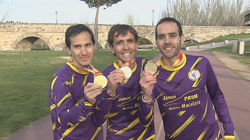 El club de atletismo del pueblo de Macotera, campeón de España de maratón -- Ver ahora