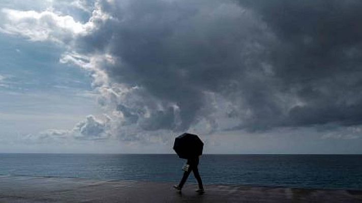 Este martes, una borrasca atlántica dejará lluvias en mitad sur y valores bajos