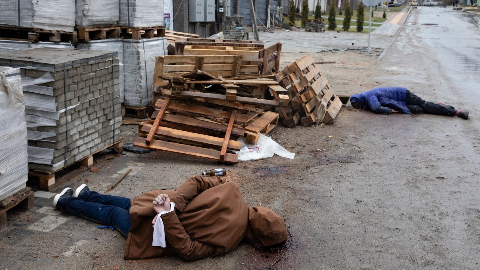 Guerra en Ucrania: vecinos de Bucha relatan las torturas sufridas