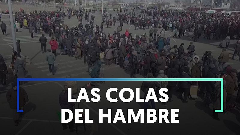Cientos de personas hacen largas colas en Mariúpol para recibir ayuda humanitaria de Rusia  - Ver ahora