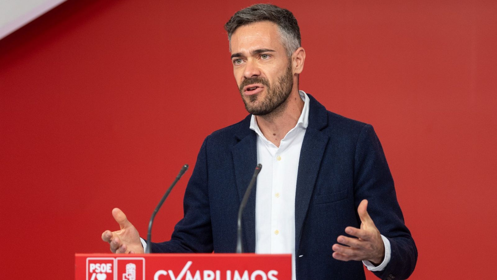 Sicilia (PSOE) acusa a Feijóo de no llevar a cabo una renovación en el PP