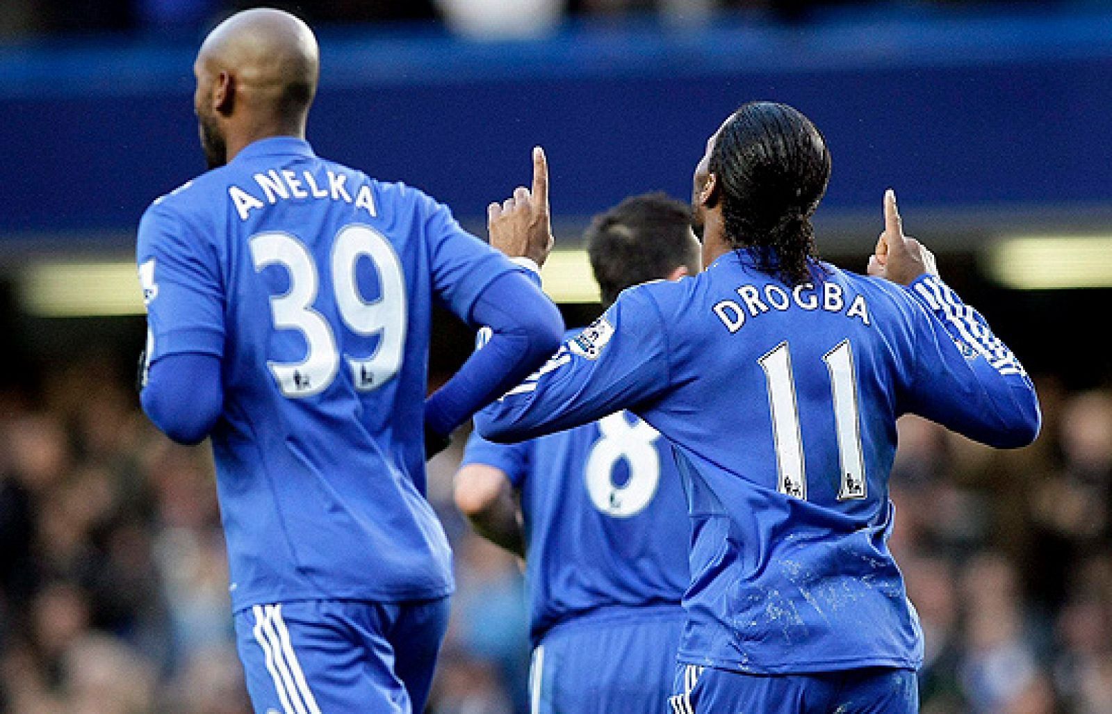 El Chelsea a empatado 3-3 en su campo contra el Everton. El City tampoco pudo imponerse y cosechó el mismo resultado.