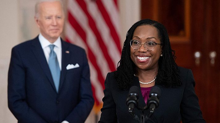 Ketanji Brown Jackson, la primera mujer afroamericana nombrada jueza del Tribunal Supremo en EE.UU.