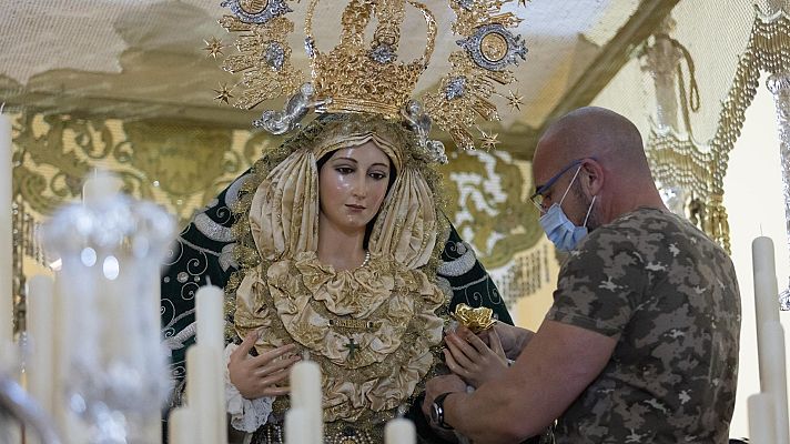 Telediario 2 - Las procesiones vuelven a la calle, pero los costaleros llevarán mascarilla
