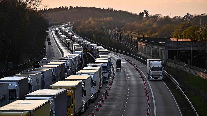 Javier Laredo, camionero atrapado en Dover: "He estado cerca de 20 horas en la cola"