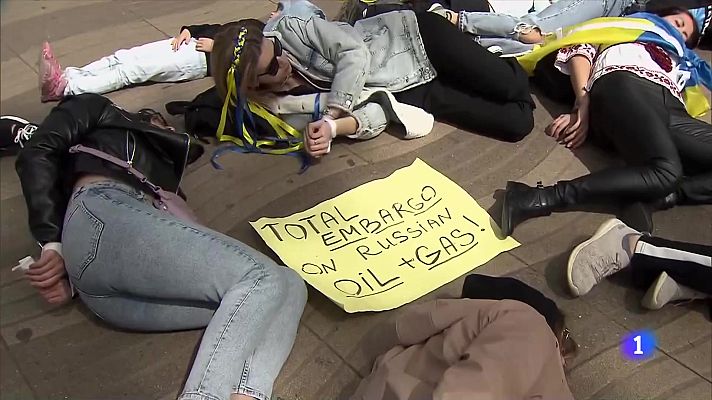 L'Informatiu - Denuncien les matances de civils a Ucraïna