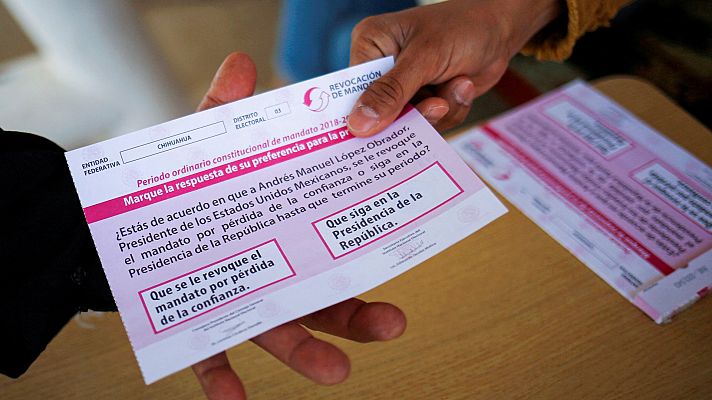 Telediario Fin de Semana - México celebra un referéndum de revocación de mandato