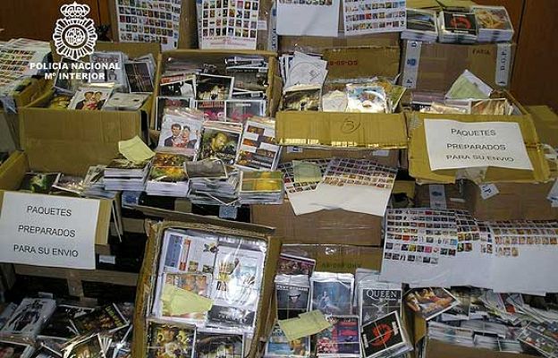  - La Policía ha detenido en 2009 a más de un centenar de personas por delitos en la red