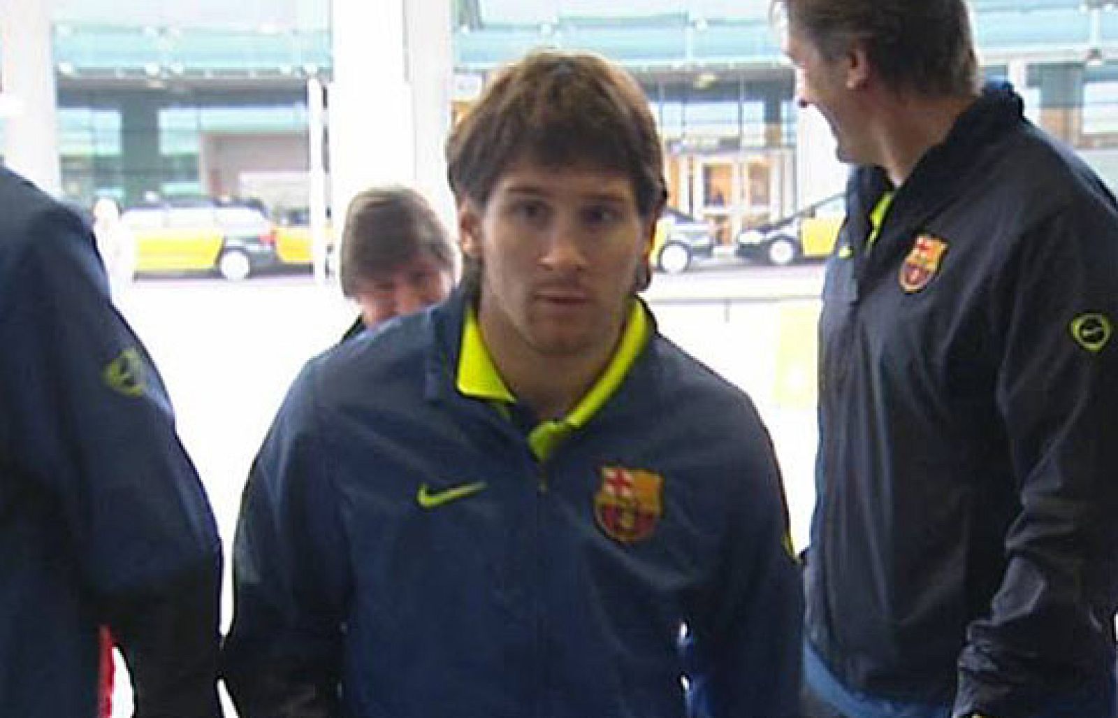 Casi sin tiempo para descansar después del encuentro contra el Espanyol, el Barcelona se ha embarcado con dirección a Abu Dhabi.