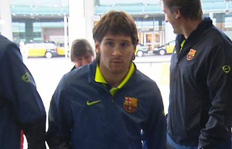 Casi sin tiempo para descansar después del encuentro contra el Espanyol, el Barcelona se ha embarcado con dirección a Abu Dhabi.