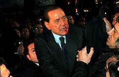 Agresión a Berlusconi tras un mitin