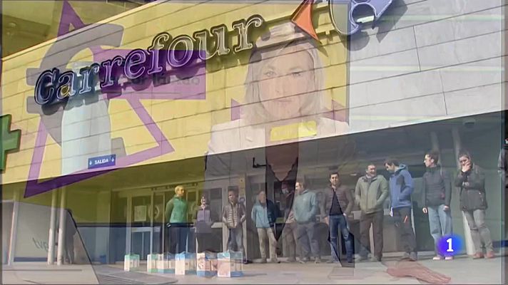 Protesta de ganaderos lácteos en Pamplona