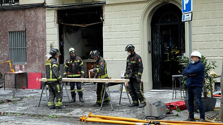Telediario 1 - Cuatro hospitalizados tras un incendio en Barcelona