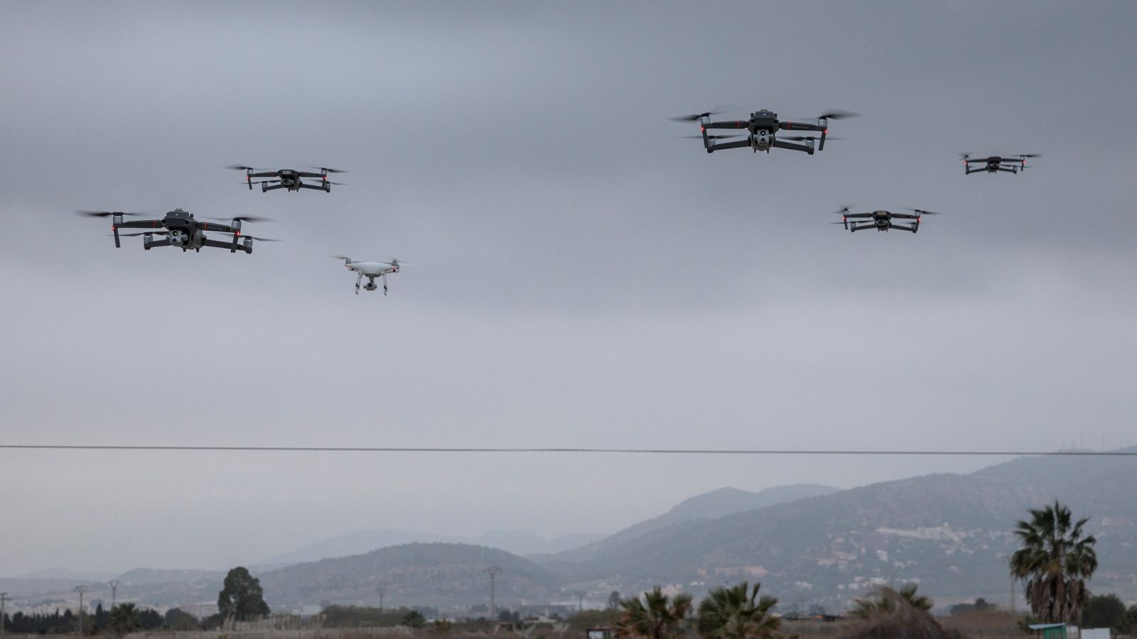 Prueban en Valencia el primer vuelo masivo y simultáneo de drones en Europa