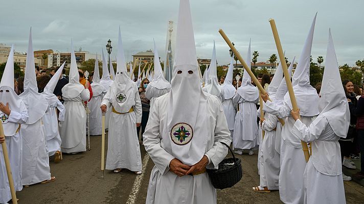 Las procesiones de Semana Santa de todo el país, pendientes de la lluvia