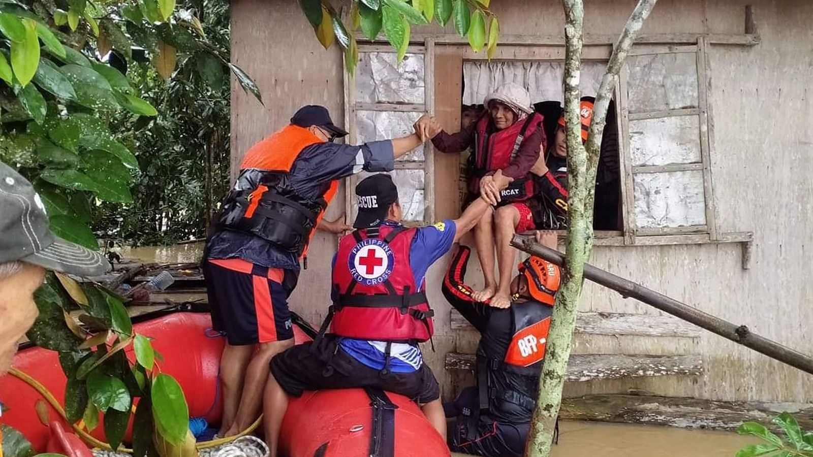 El tifón 'Megi' deja más de 50 muertos en Filipinas