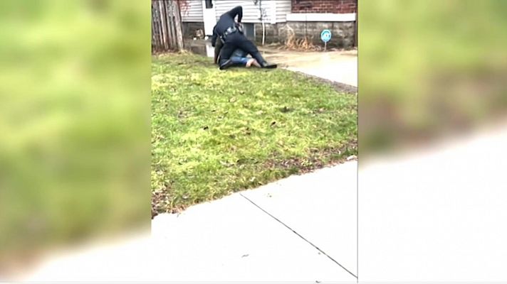 Informativo 24h - Un policía mata a un hombre de origen congoleño en Michigan en un control de tráfico