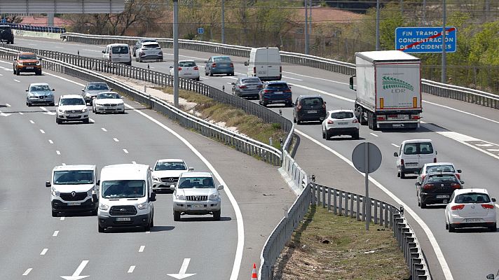 Informativo 24h - Atascos en las salidas desde primera hora del Jueves Santo