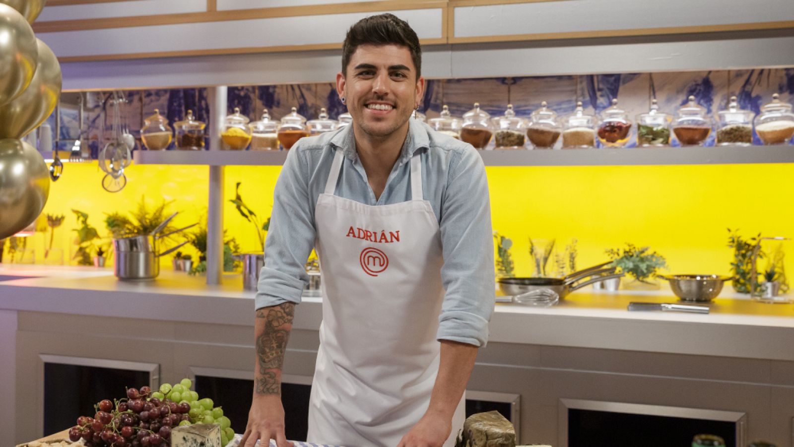 Conoce a Adrián, aspirante de MasterChef 10