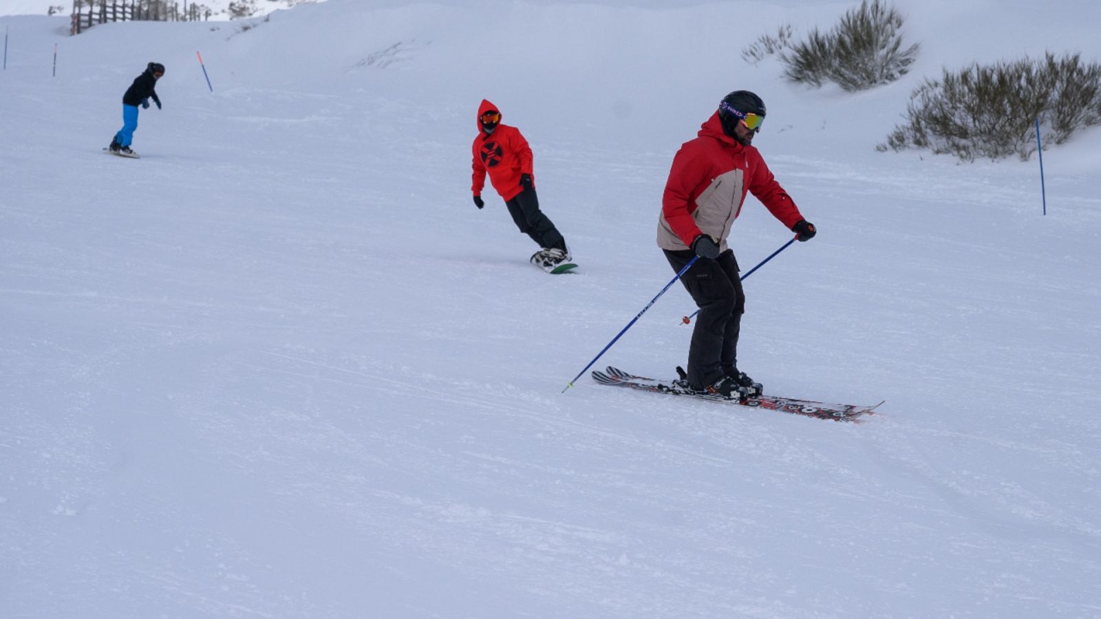 Últimos días de nieve con una alta ocupación en las estaciones de esquí | Ver