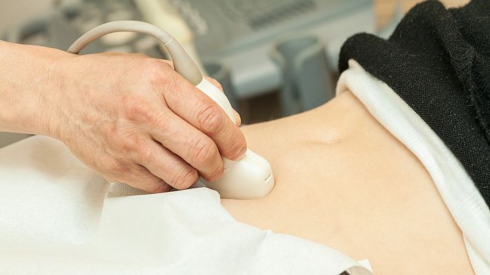 Telediario Fin de Semana - Acosar a las mujeres que deciden abortar puede conllevar hasta un año de cárcel