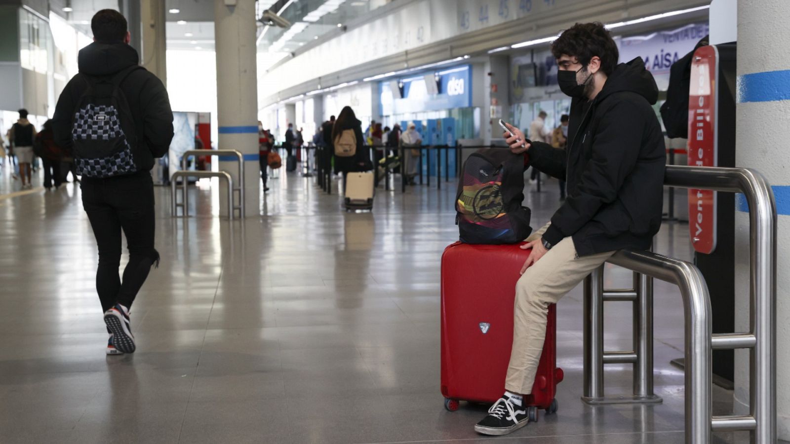 Las mascarillas seguirán siendo obligatorias en todo el transporte público