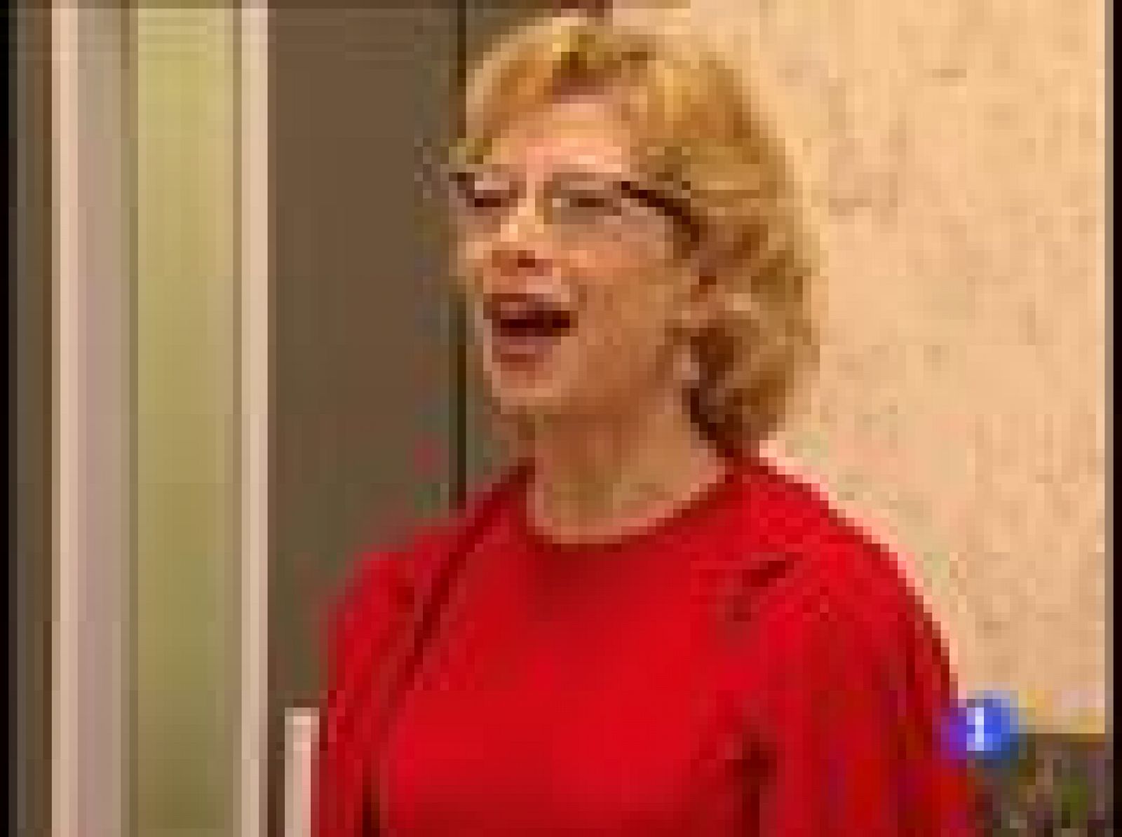 Amar - Clementina se viste de blanco | Ver