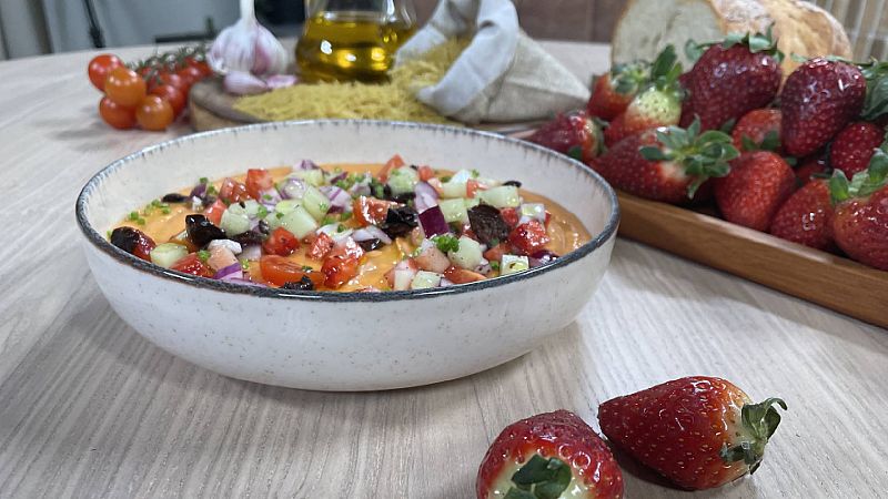 Receta de salmorejo de fresas Menudos Torres - Receta de salmorejo de fresas