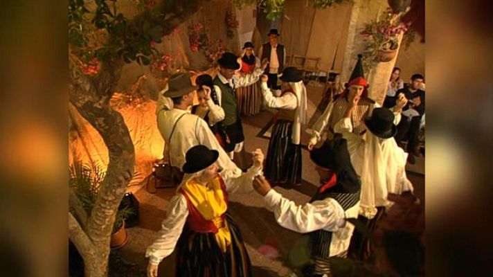 Tenderete - Tenderete - 17/04/2022 con Monitores de la Escuela de Folklore de Telde, Mayelín, La Escuela de Folclore de los Campitos y la parranda del Millo con solistas.